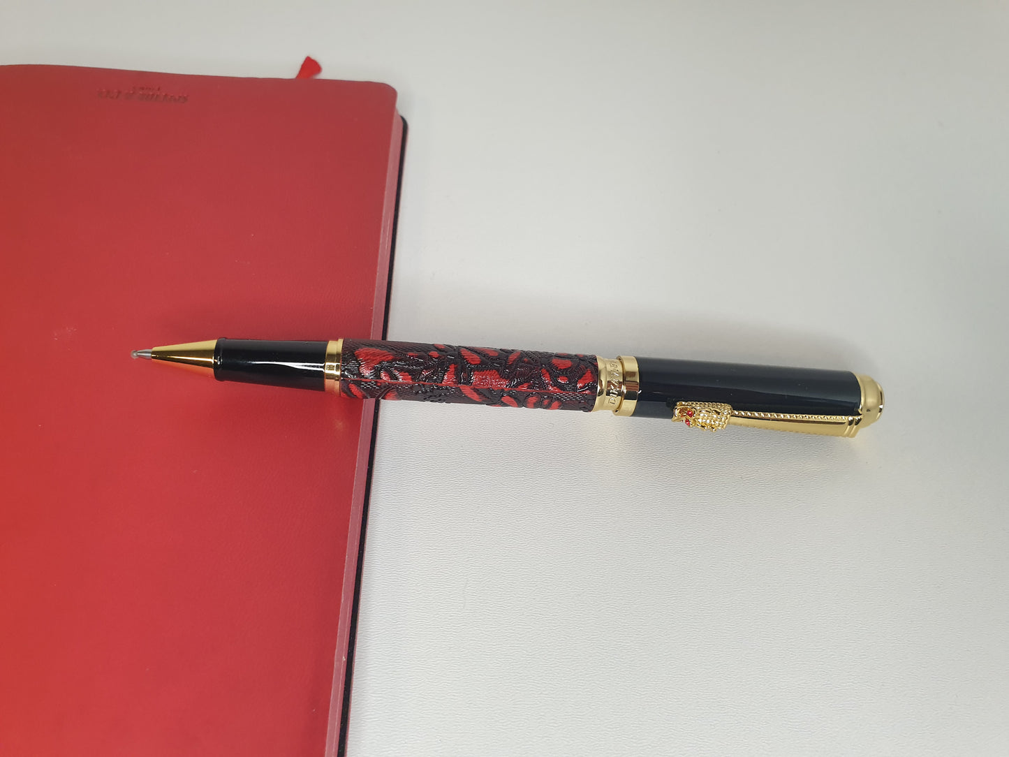 Stylo roller de luxe - "Le dragon" - rouge