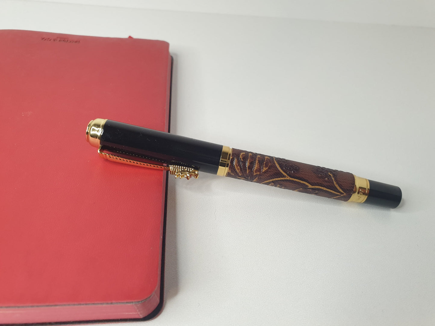 Luxury Rollerball Pen - "The dragon" - brown