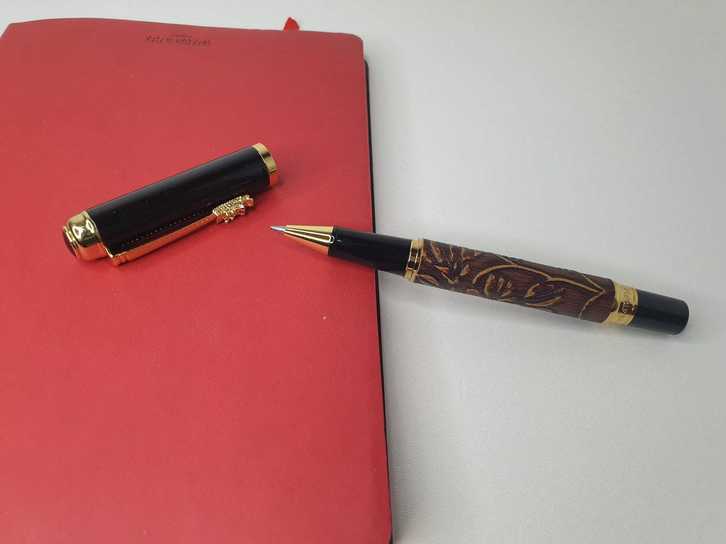 Luxury Rollerball Pen - "The dragon" - brown