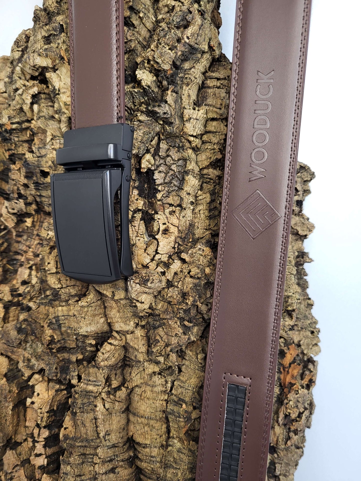 <tc>Ceinture homme en cuir avec boucle à verrouillage automatique</tc>