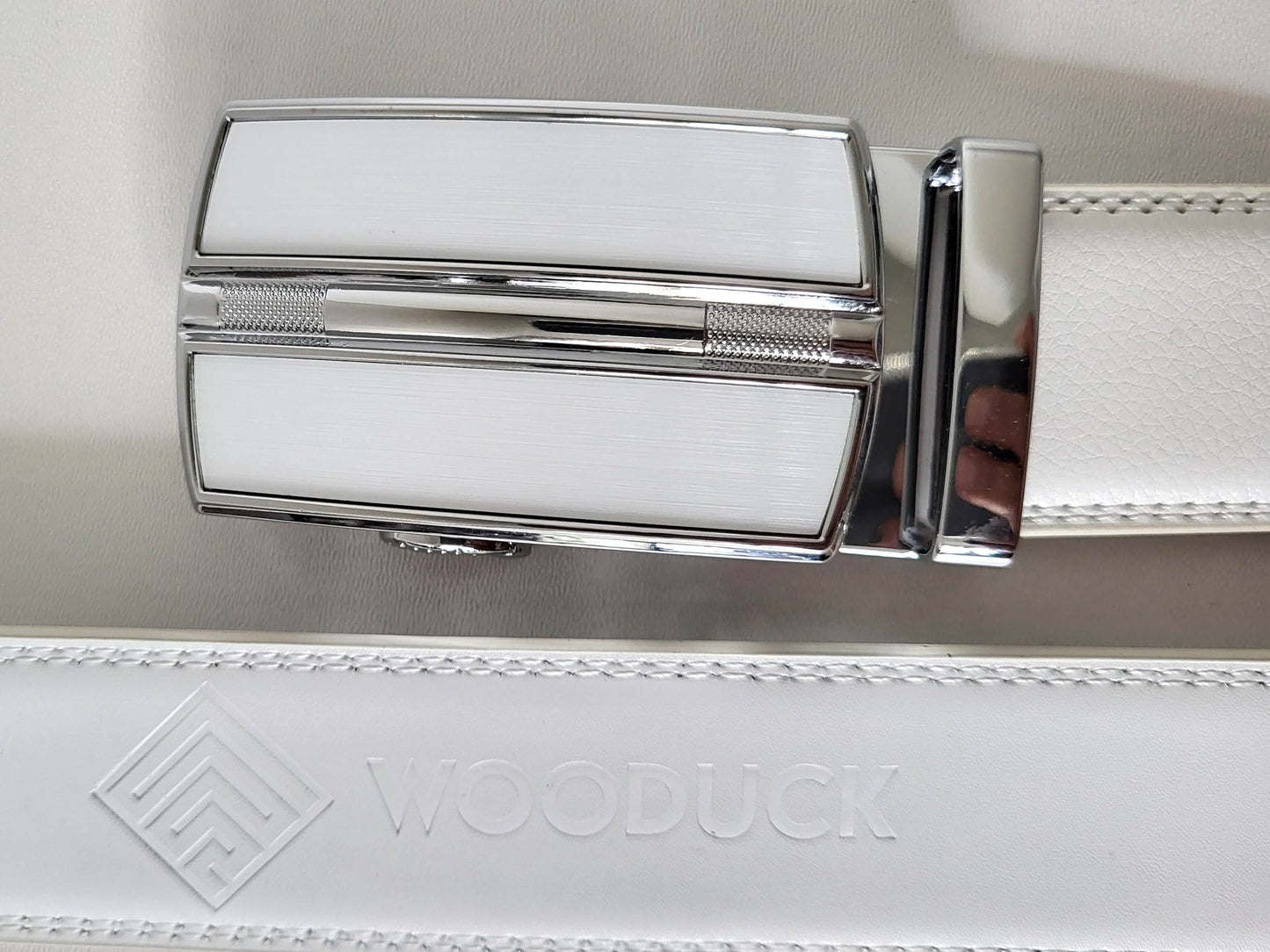 <tc>WooDuck - Modèle 7 - Cuir blanc</tc>